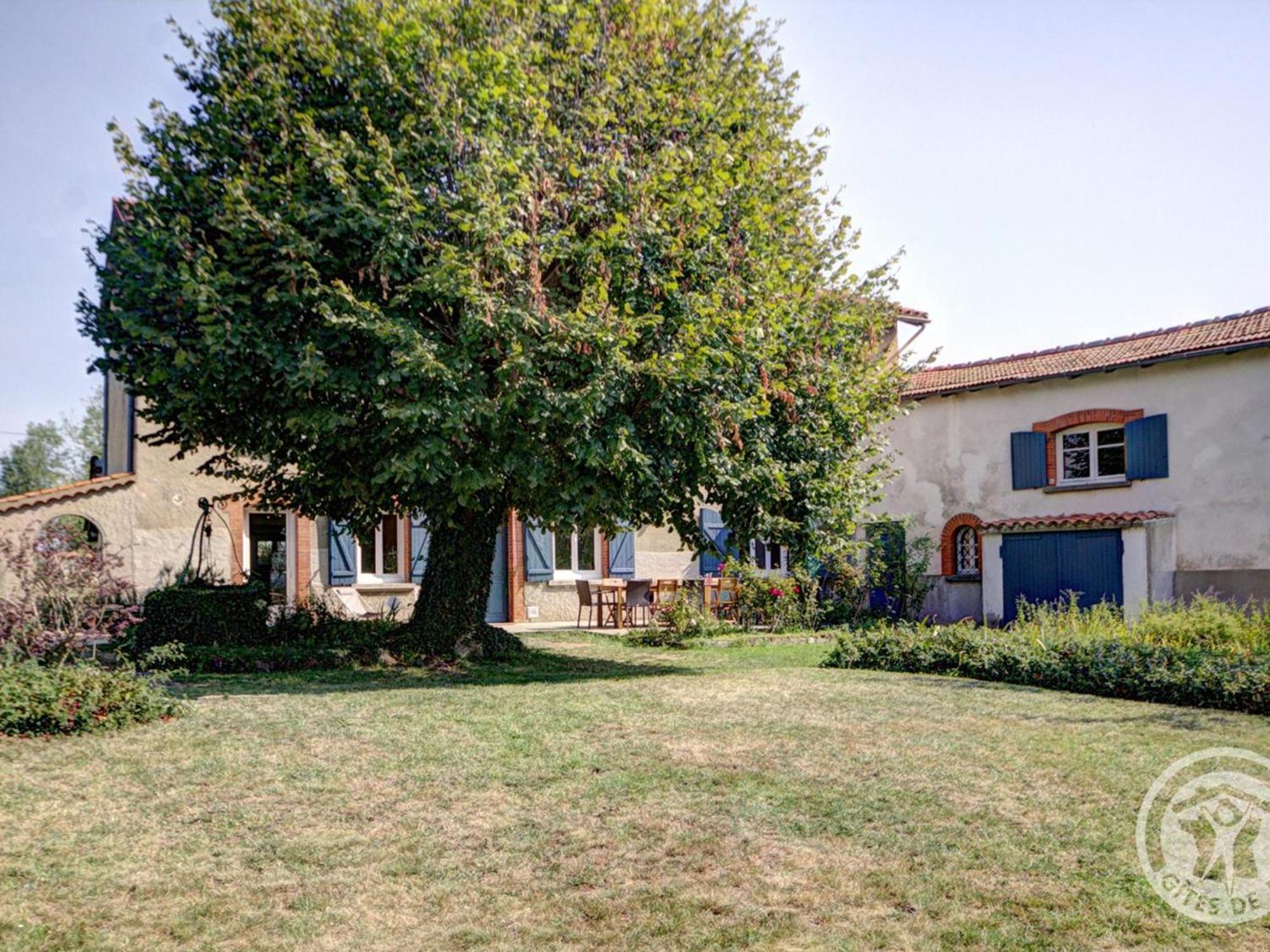 Gite Spacieux Avec Jardin Arbore Et Jeux Enfants, A Proximite De St-Etienne Et Lyon - Fr-1-496-147 Montchal Exterior foto